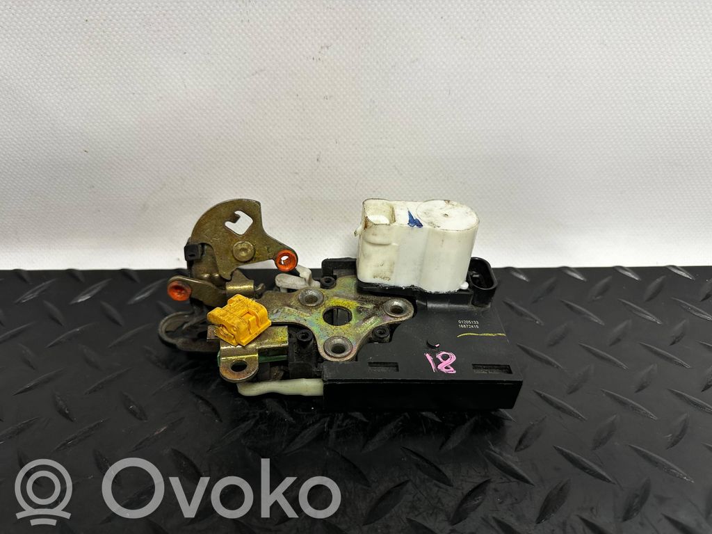 Chevrolet TrailBlazer Front door lock 