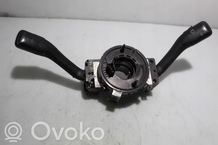 Skoda Fabia Mk1 (6Y) Wiper turn signal indicator stalk/switch 