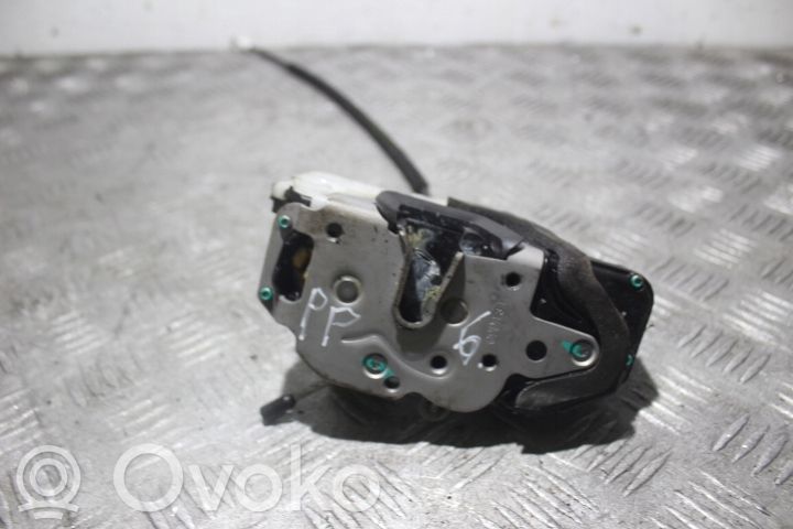 Opel Insignia A Front door lock 