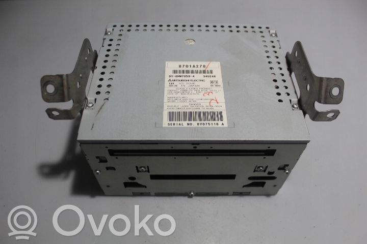Mitsubishi Lancer X Verkleidung Radio / Navigation 