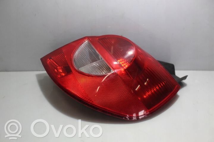 Renault Clio III Aizmugurējais lukturis virsbūvē 