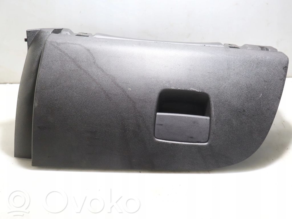 Opel Corsa E Daiktadėžė 