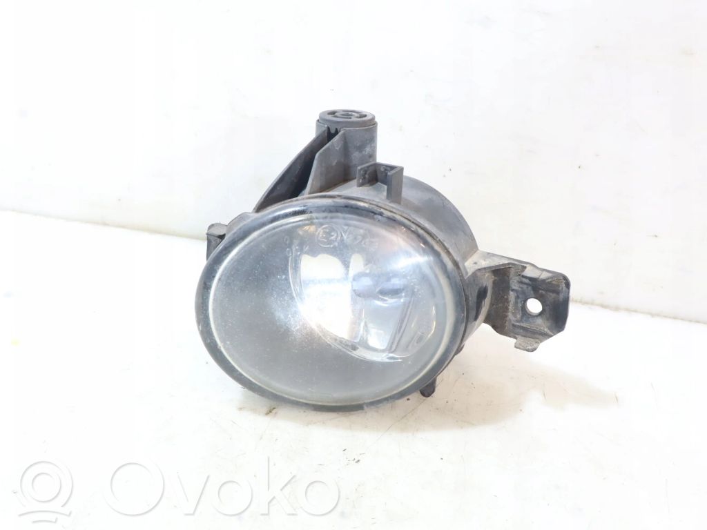 Miglas lukturis priekšā   89203672