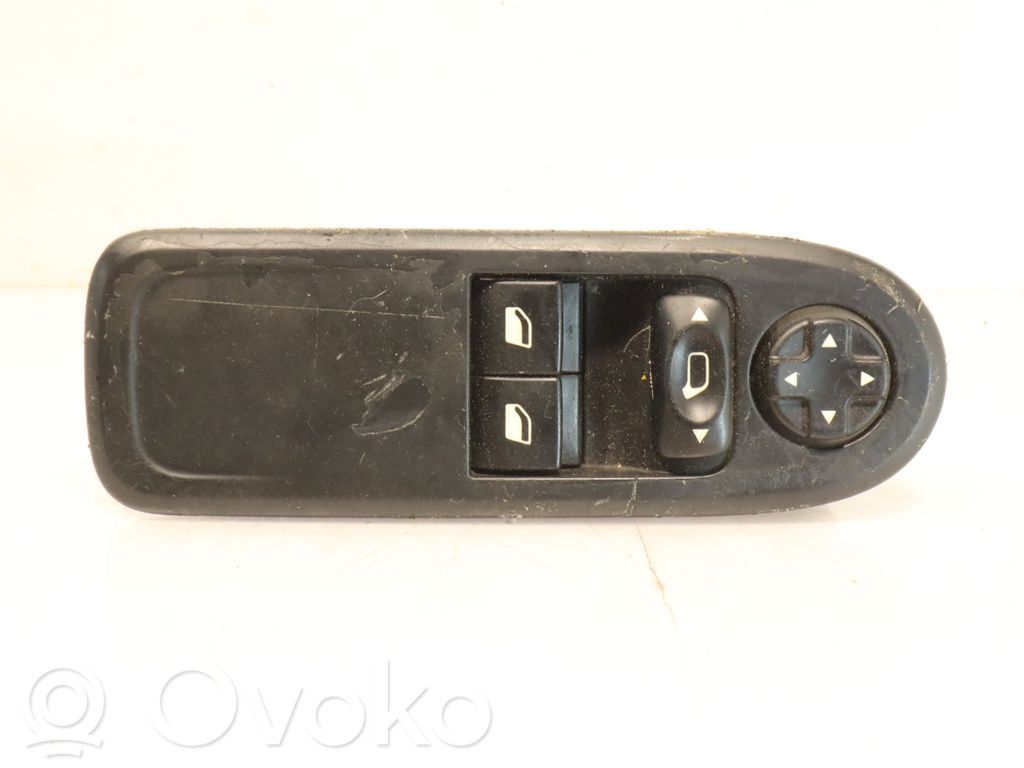 Peugeot 308 Electric window control switch 