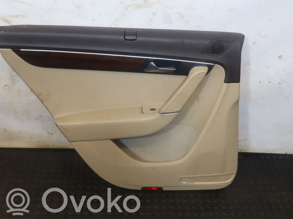 Revestimiento lateral trasero coupé