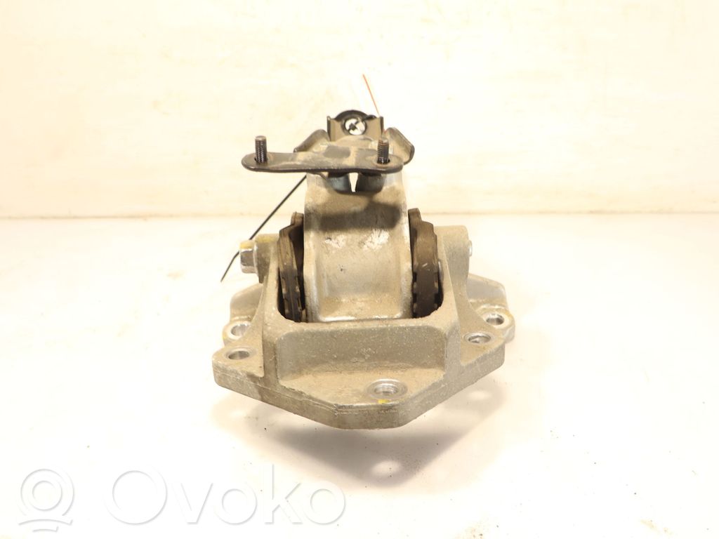 Engine mounting bracket