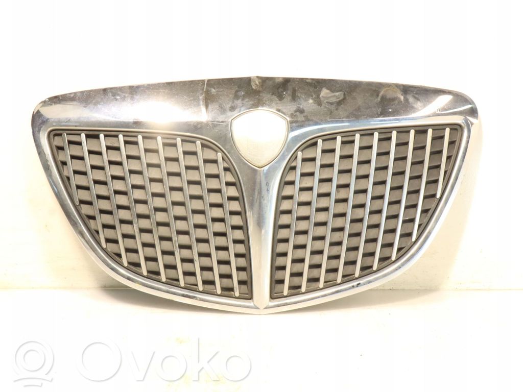 Grille de calandre avant