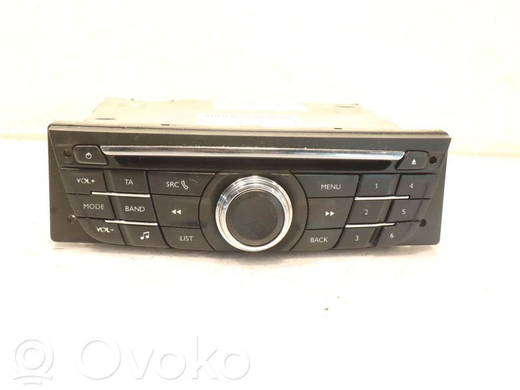 Peugeot 301 Konsola środkowa / Radio / GPS 