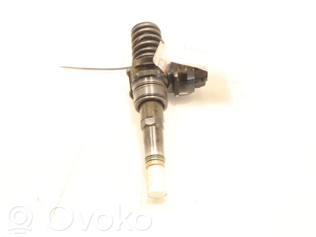 Audi A4 S4 B7 8E 8H Polttoainesuutin