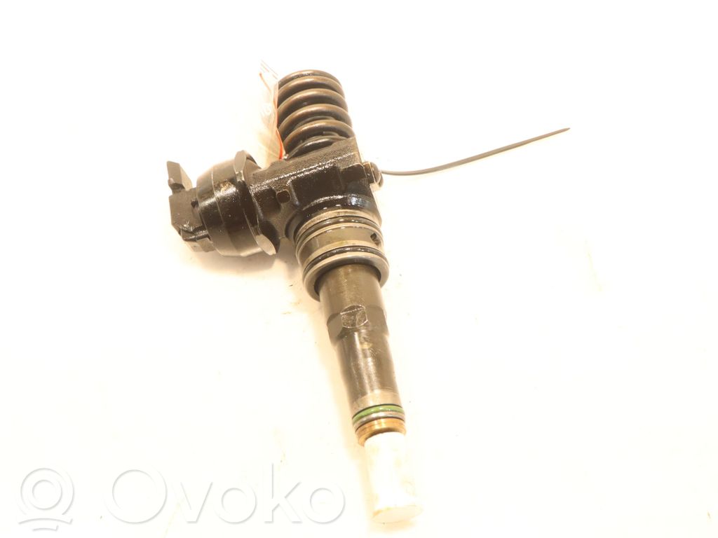 Audi A4 S4 B7 8E 8H Polttoainesuutin