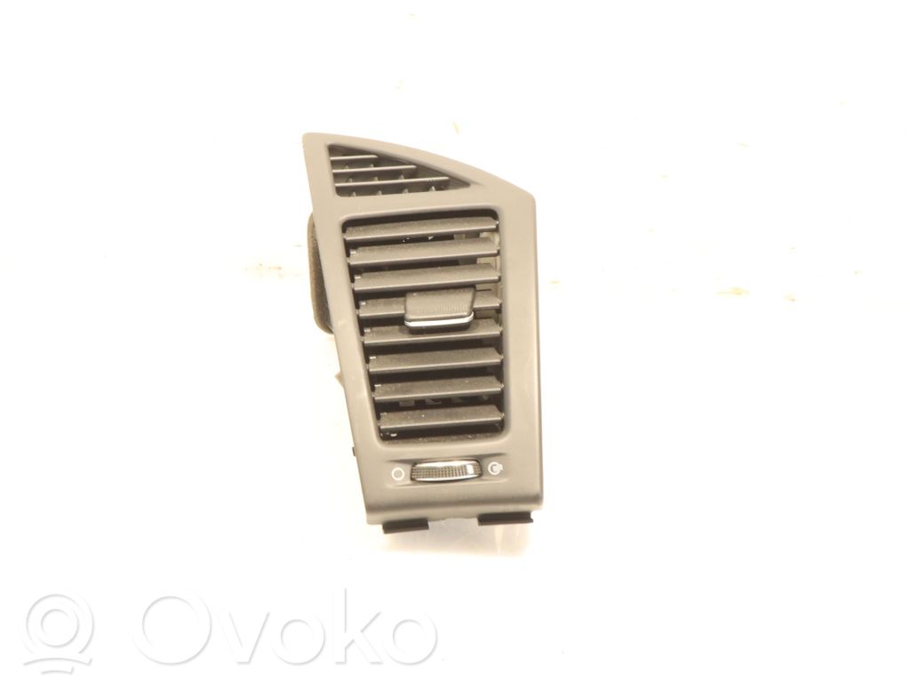 Hyundai i40 Grilă ventilație/ramă laterală bord 