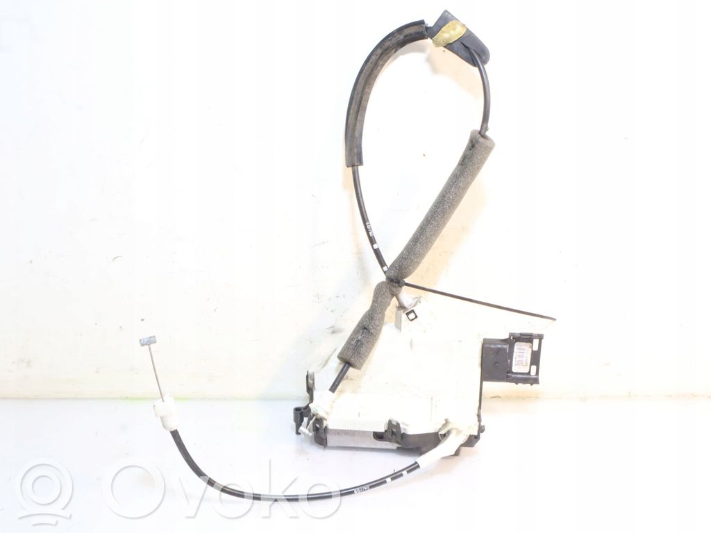 Serrure de porte avant