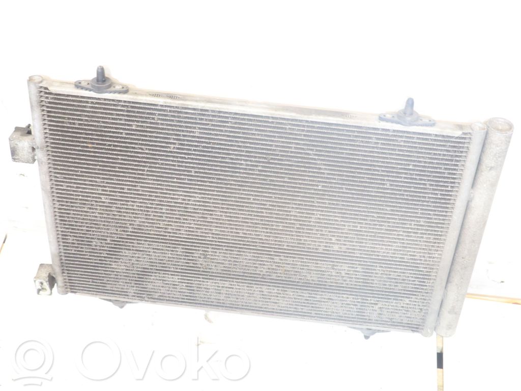 Radiateur condenseur de climatisation