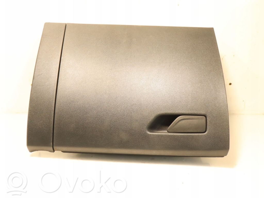 Skoda Fabia Mk4 (6VA) Glove box 