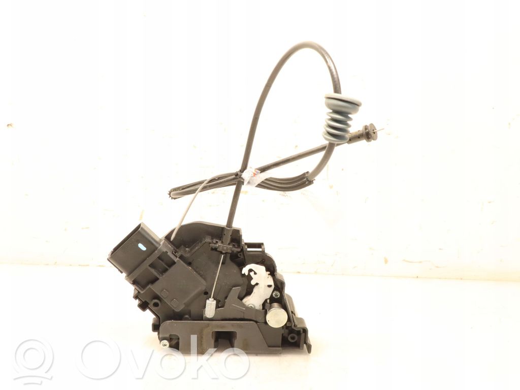 Volvo C30 Front door lock 