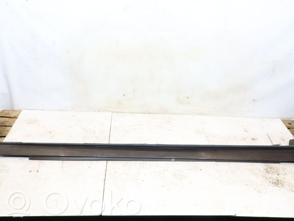 Mazda 3 Listón delantero (repuesto de carrocería) 