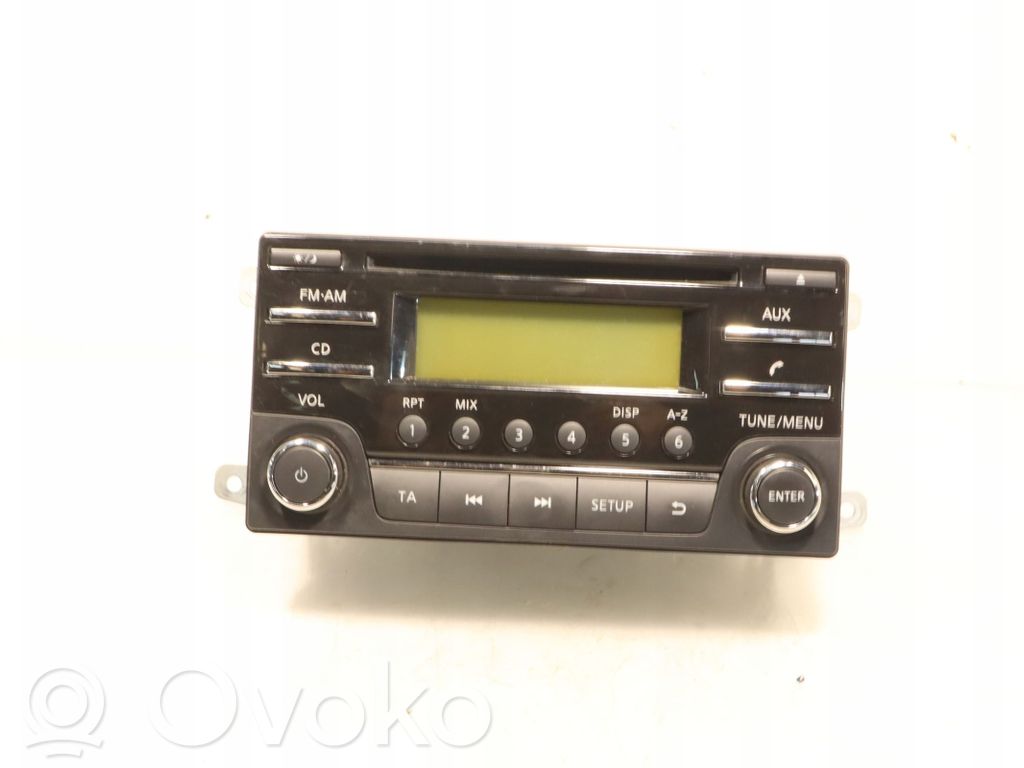 Nissan Note (E11) Verkleidung Radio / Navigation 