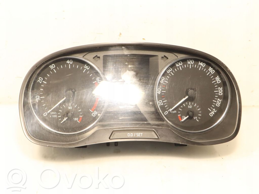 Skoda Fabia Mk3 (NJ) Orologio 