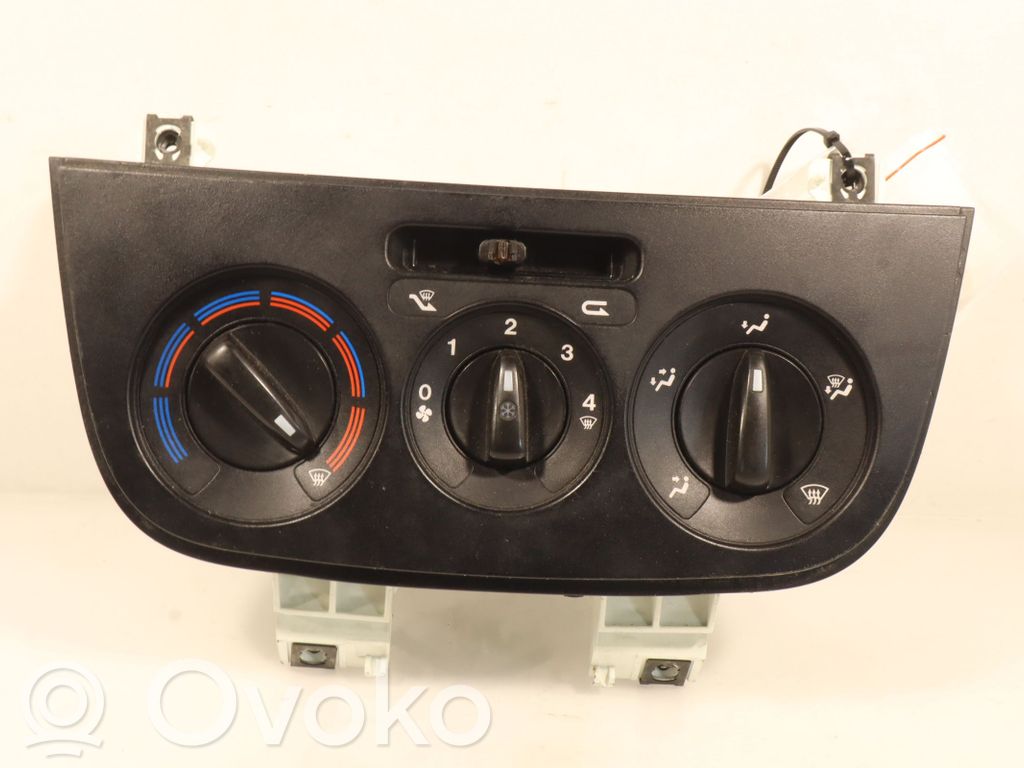 Interruptor de control del ventilador interior   0507340100