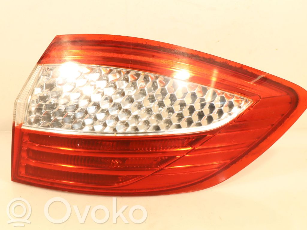 Ford Mondeo MK IV Luci posteriori