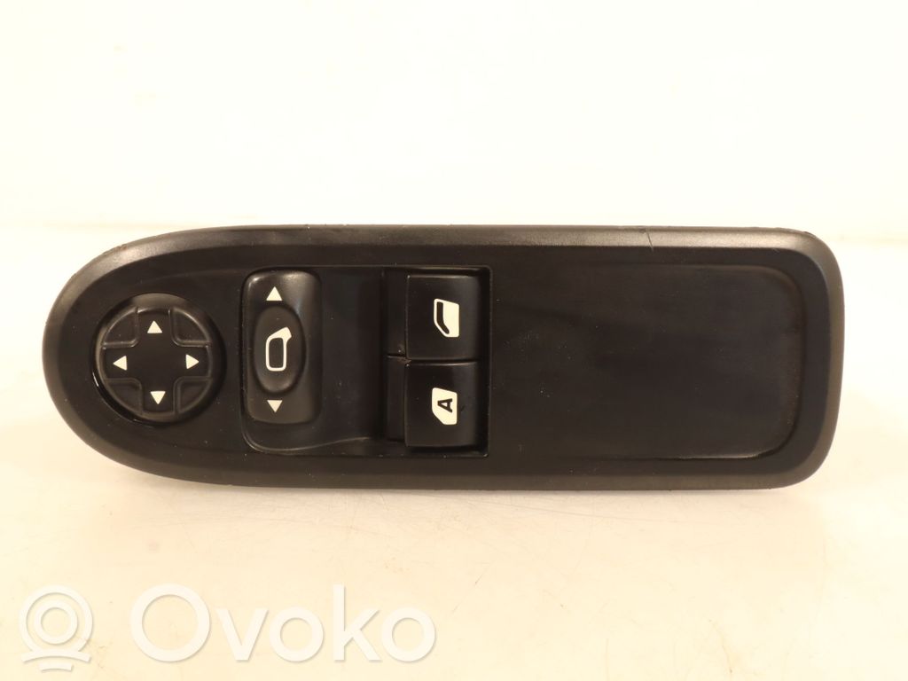 Electric window control switch   98012283XT