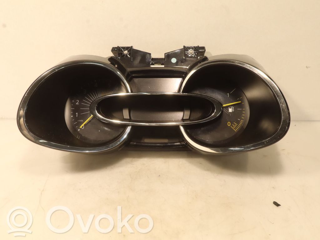 Renault Clio IV Clock 