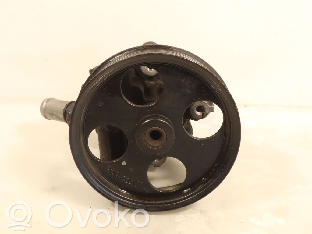 Opel Insignia A Power steering pump 