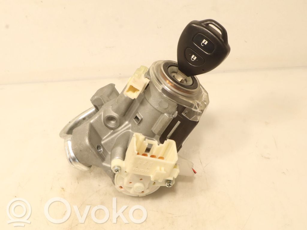 Toyota Auris E180 Virtalukko 
