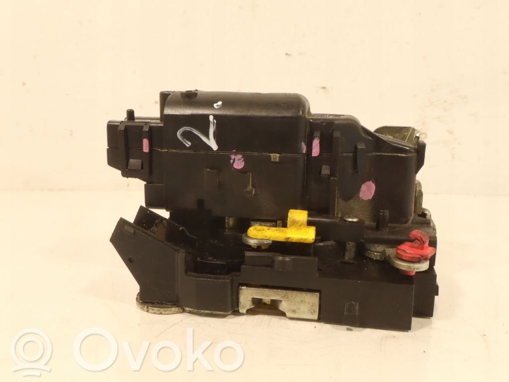 Dacia Dokker Sliding door lock 