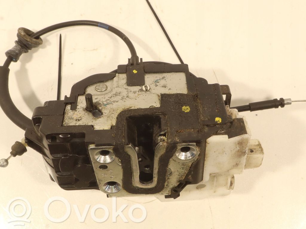 KIA Ceed Aizmugurē slēdzene 