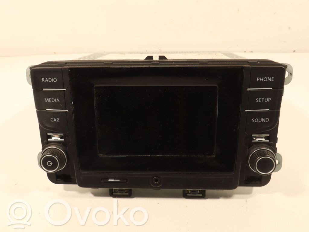 Volkswagen Polo V 6R Konsola środkowa / Radio / GPS 