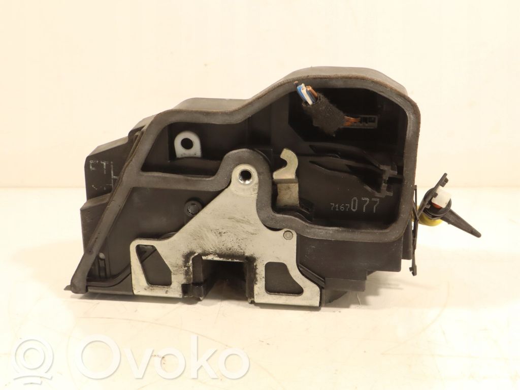 Front door lock   7167077