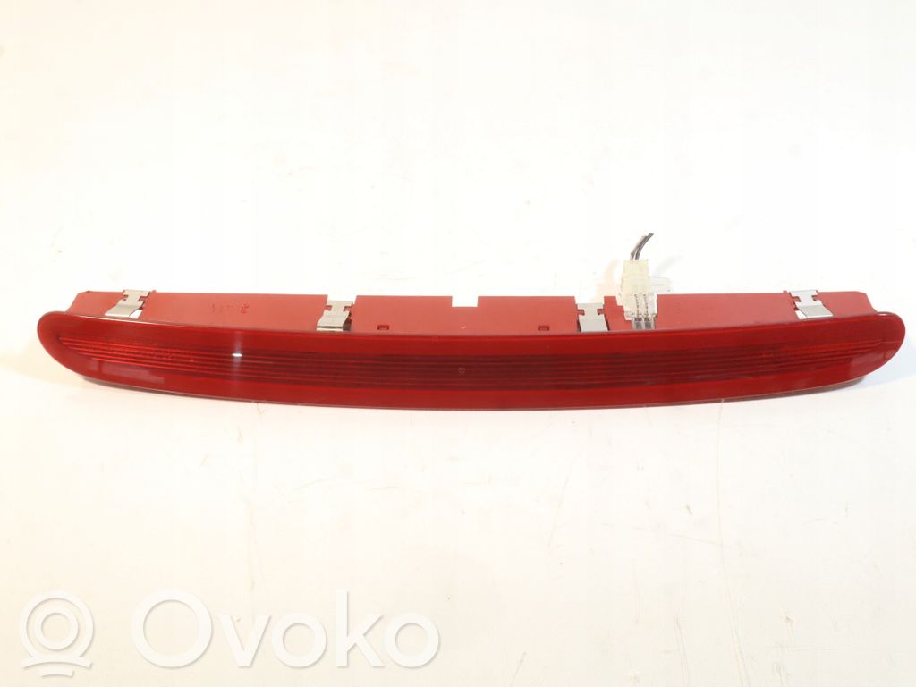 Opel Astra J Kolmas/lisäjarruvalo 