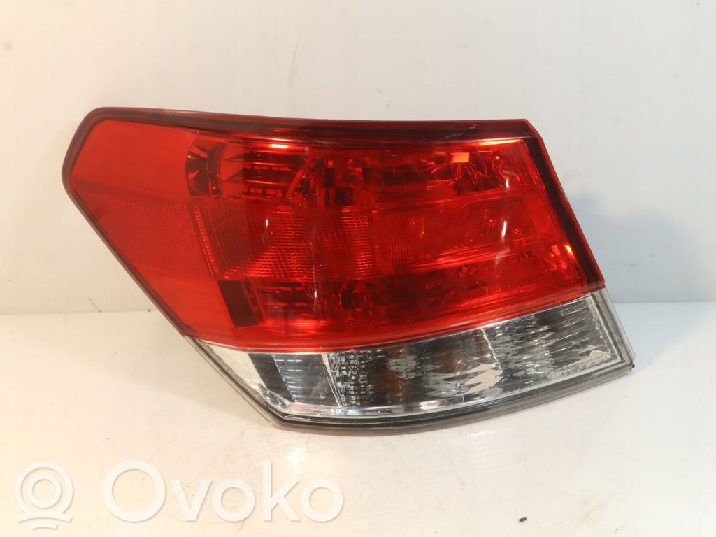 Subaru Legacy Luz trasera/de freno 