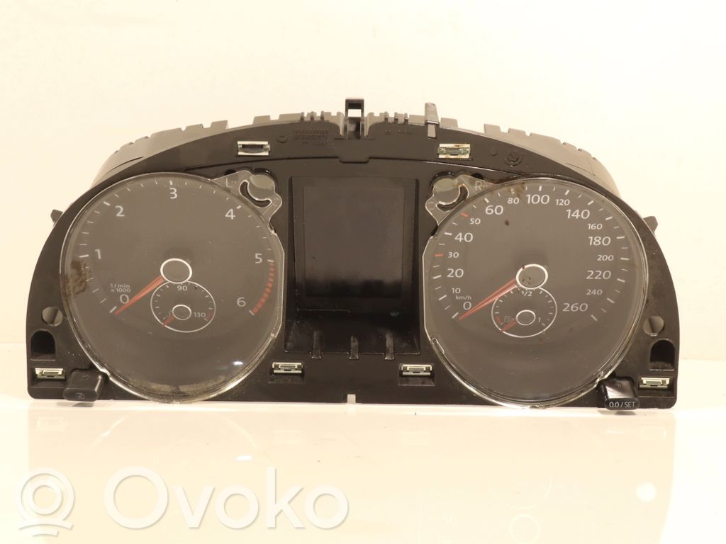 Volkswagen PASSAT B7 Zegar 