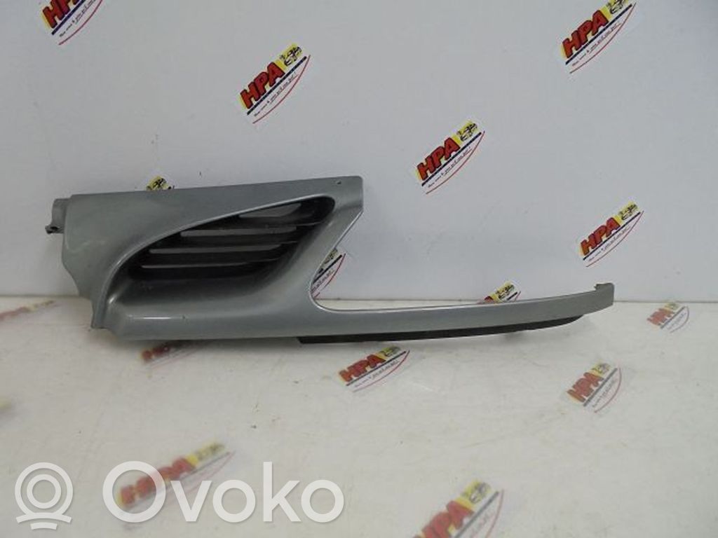 Renault Megane I Front bumper upper radiator grill 