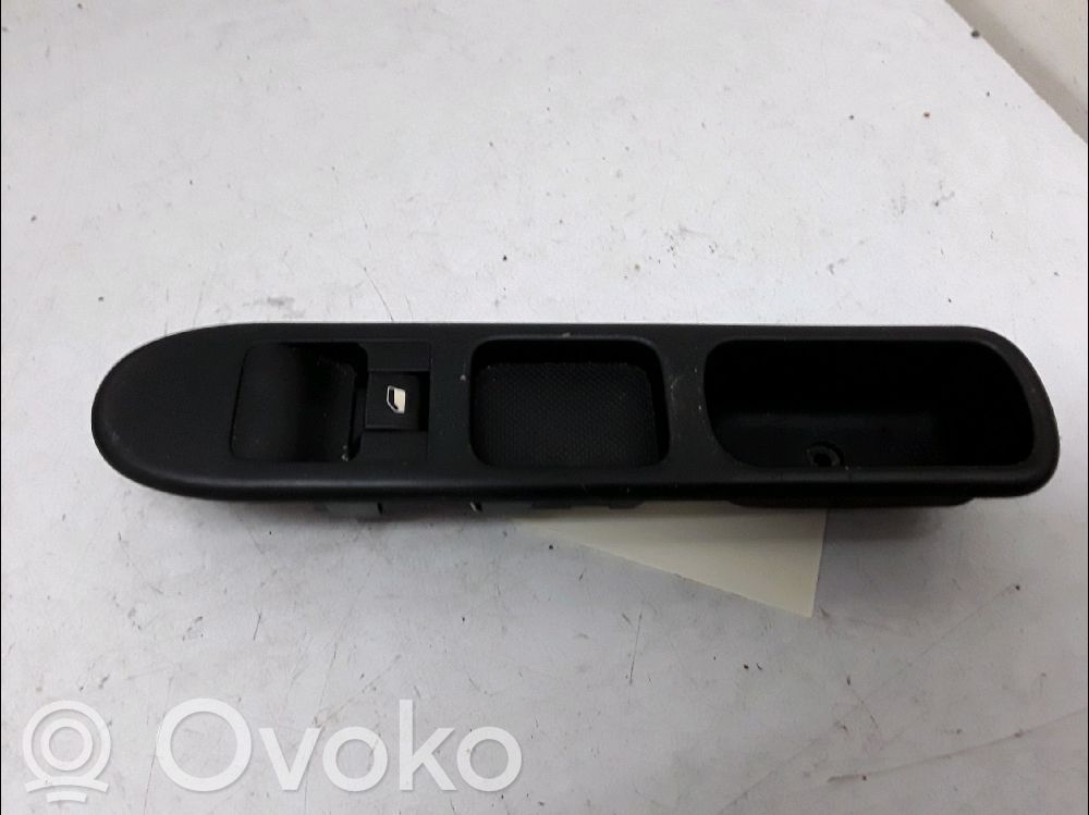 Peugeot 307 Electric window control switch 