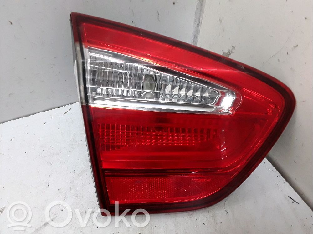 KIA Rio Takaluukun takavalot 