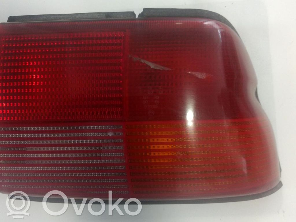 Ford Escort Aizmugurējais lukturis virsbūvē 