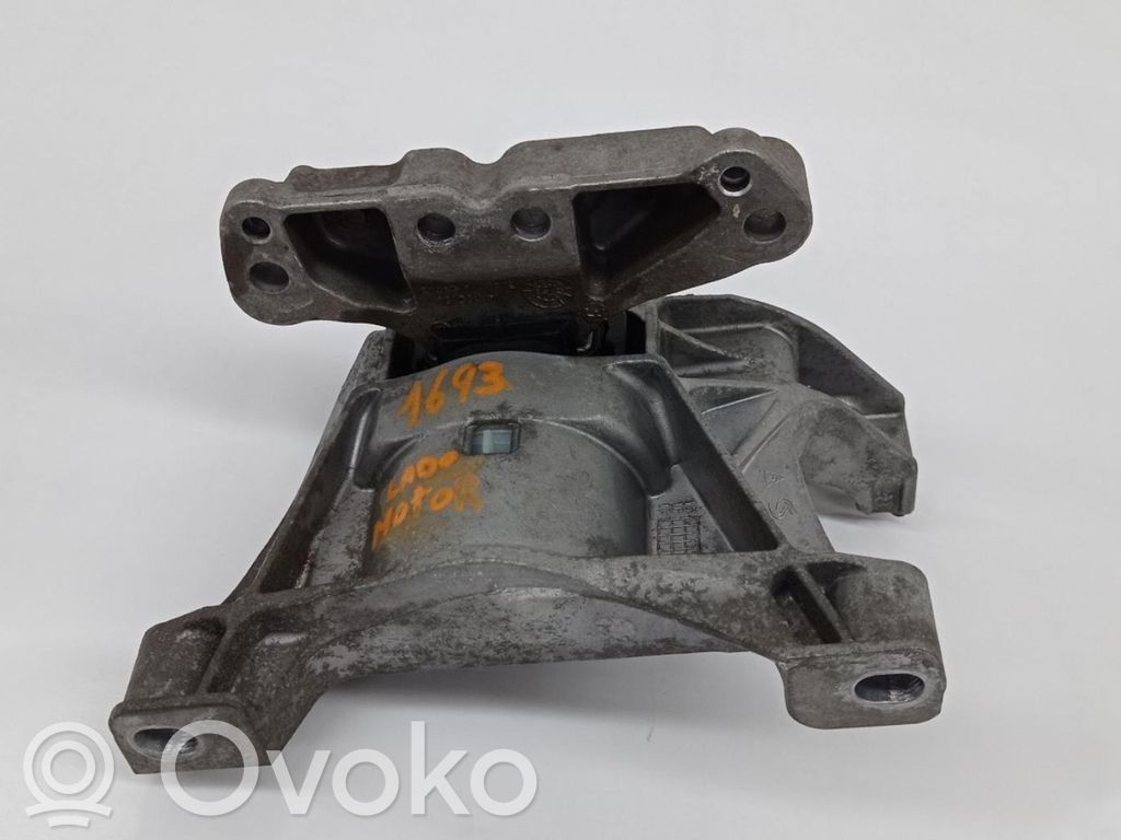 Engine mount bracket   4A103720