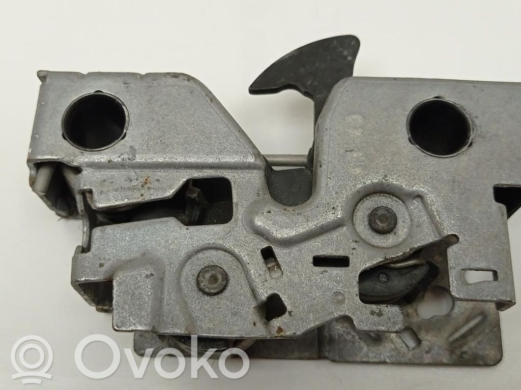 Seat Leon (5F) Tie down hook / loop 