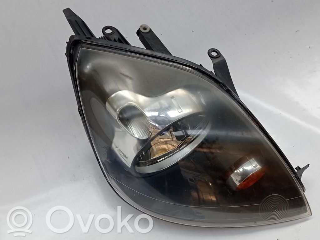 Ford Fiesta Phare frontale 