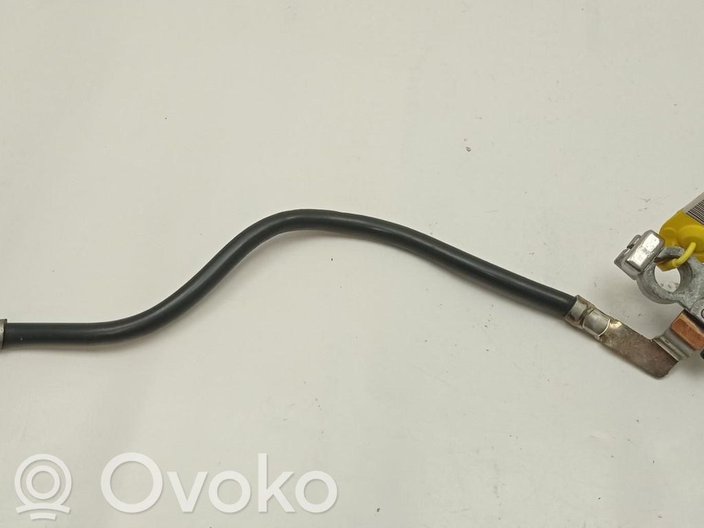 Engine installation wiring loom   AV6N10C679BE