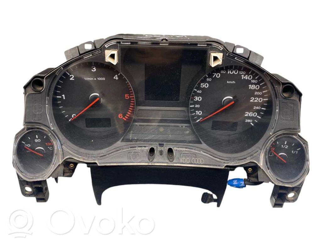 Audi A8 S8 D3 4E Speedometer (instrument cluster) 