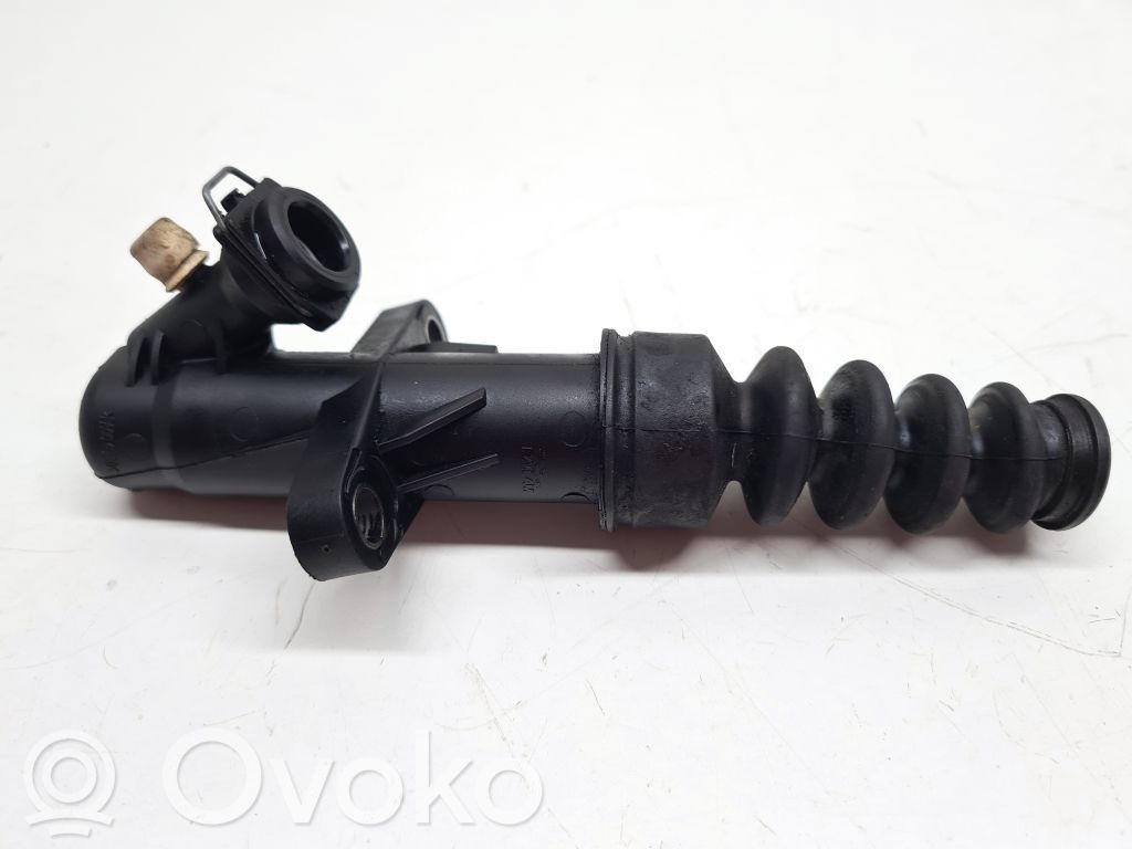 Opel Combo E Clutch slave cylinder 