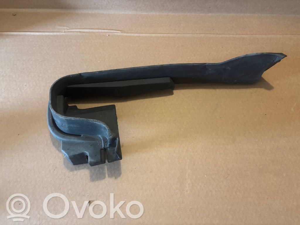 Muu moottoritilan osa   95B823732A