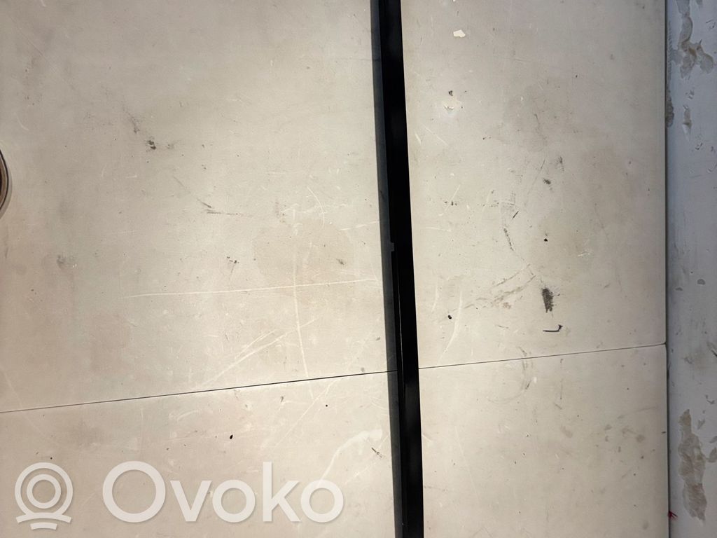 BMW X5 E70 Windshield trim 