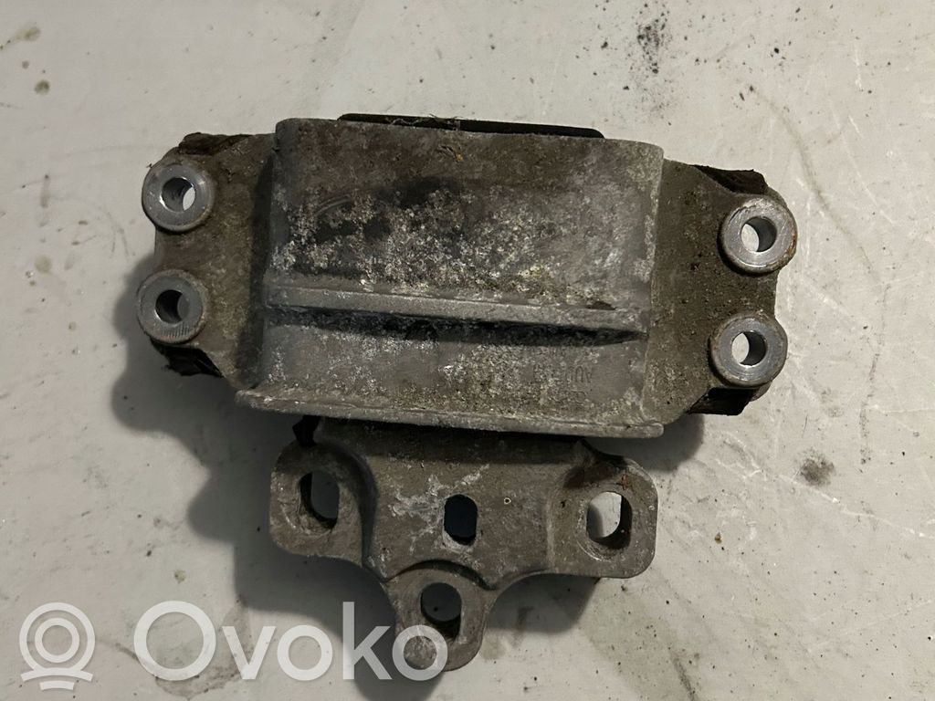 Engine mount bracket   8J0199555L
