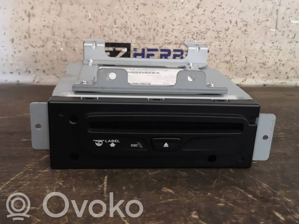 Jeep Grand Cherokee Stacja multimedialna GPS / CD / DVD 