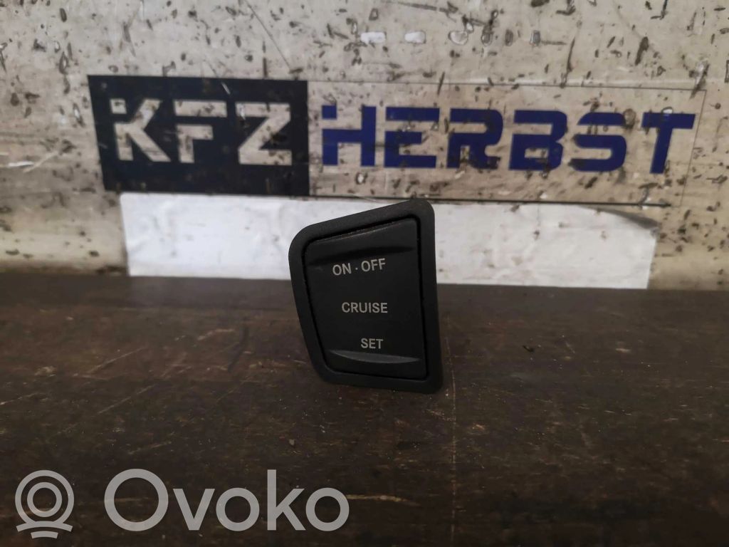 Jeep Grand Cherokee (WK) Cruise control switch 
